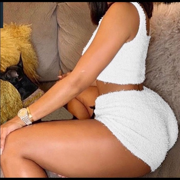 Cute! Fluffy shorts set 💕💕 - Picture 4 of 11